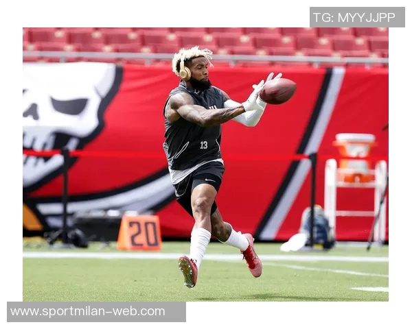 拉门斯全场表现数据解析：两次扑救一解围与十三次长传成功获评六点七分